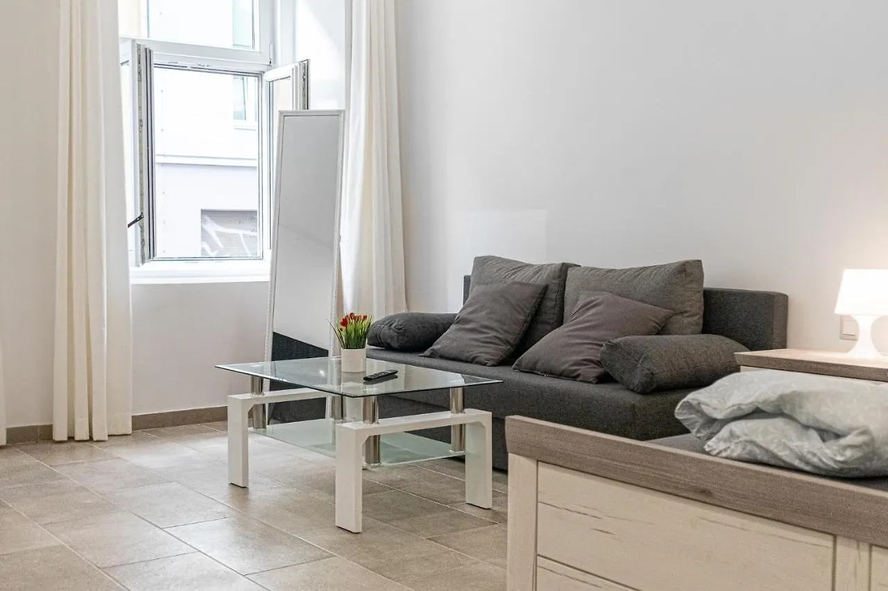 9 Min From City Center - Beautiful Studio Near U1 Reumannplatz Viena 0*,  Austria