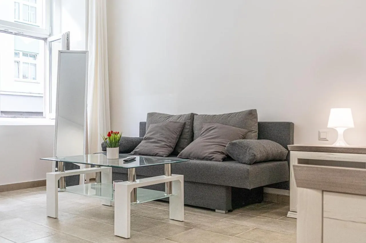 9 Min From City Center - Beautiful Studio Near U1 Reumannplatz Viena Apartamento
