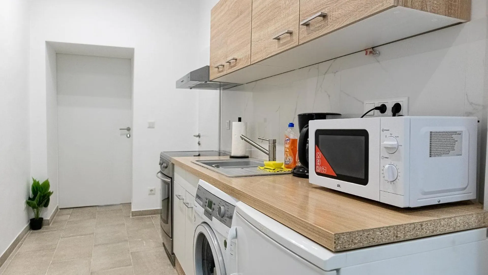 Apartamento 9 Min From City Center - Beautiful Studio Near U1 Reumannplatz Viena