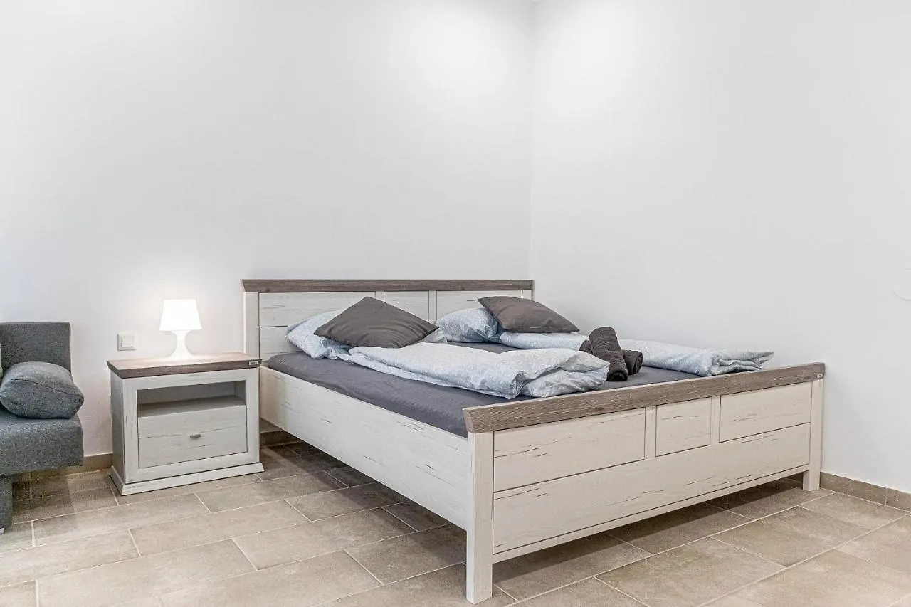 9 Min From City Center - Beautiful Studio Near U1 Reumannplatz Viena