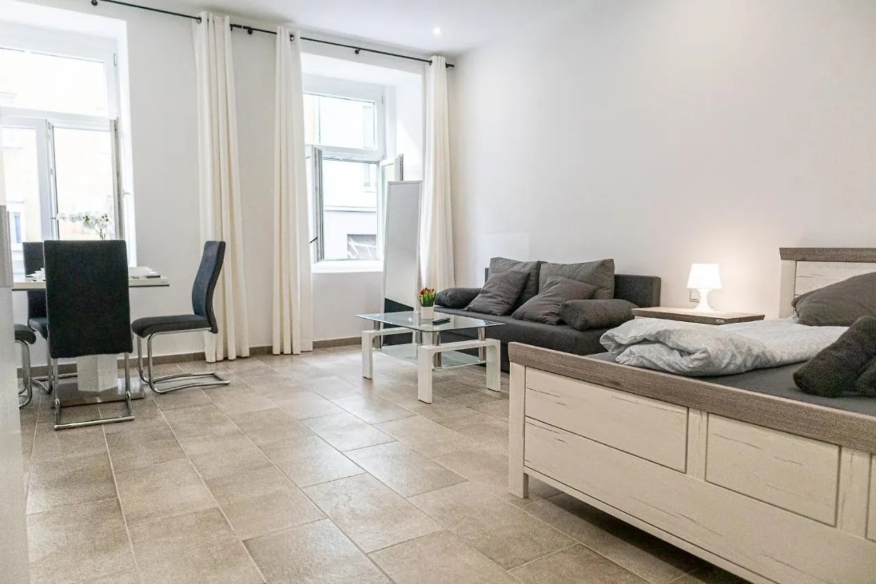 9 Min From City Center - Beautiful Studio Near U1 Reumannplatz Viena